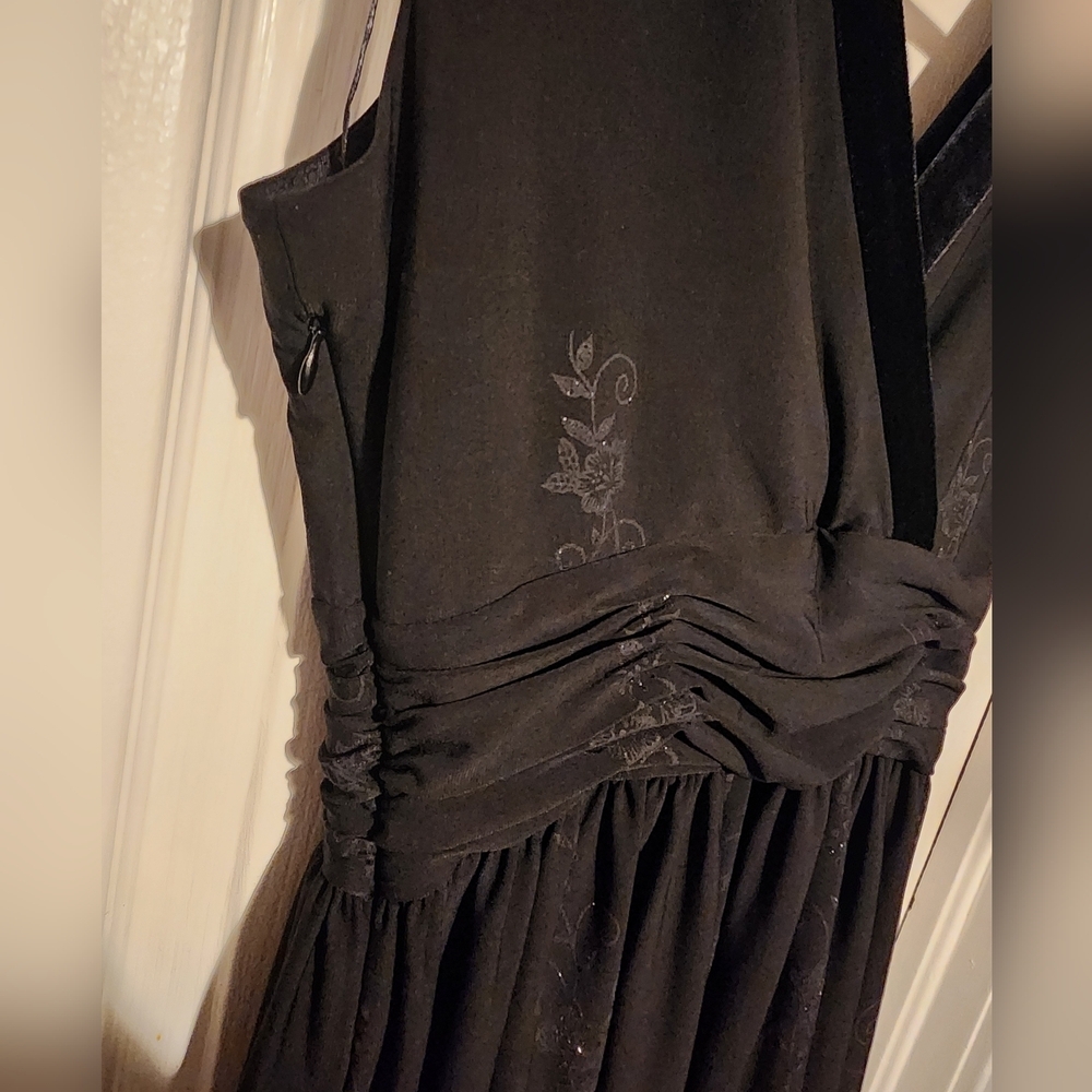 Sandra Darren Black Dress With Floral Detail Size 10p - Picture 3 of 7